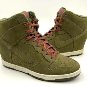 Olive green Nike dunk wedge . Great condition. Worn a handful of times
